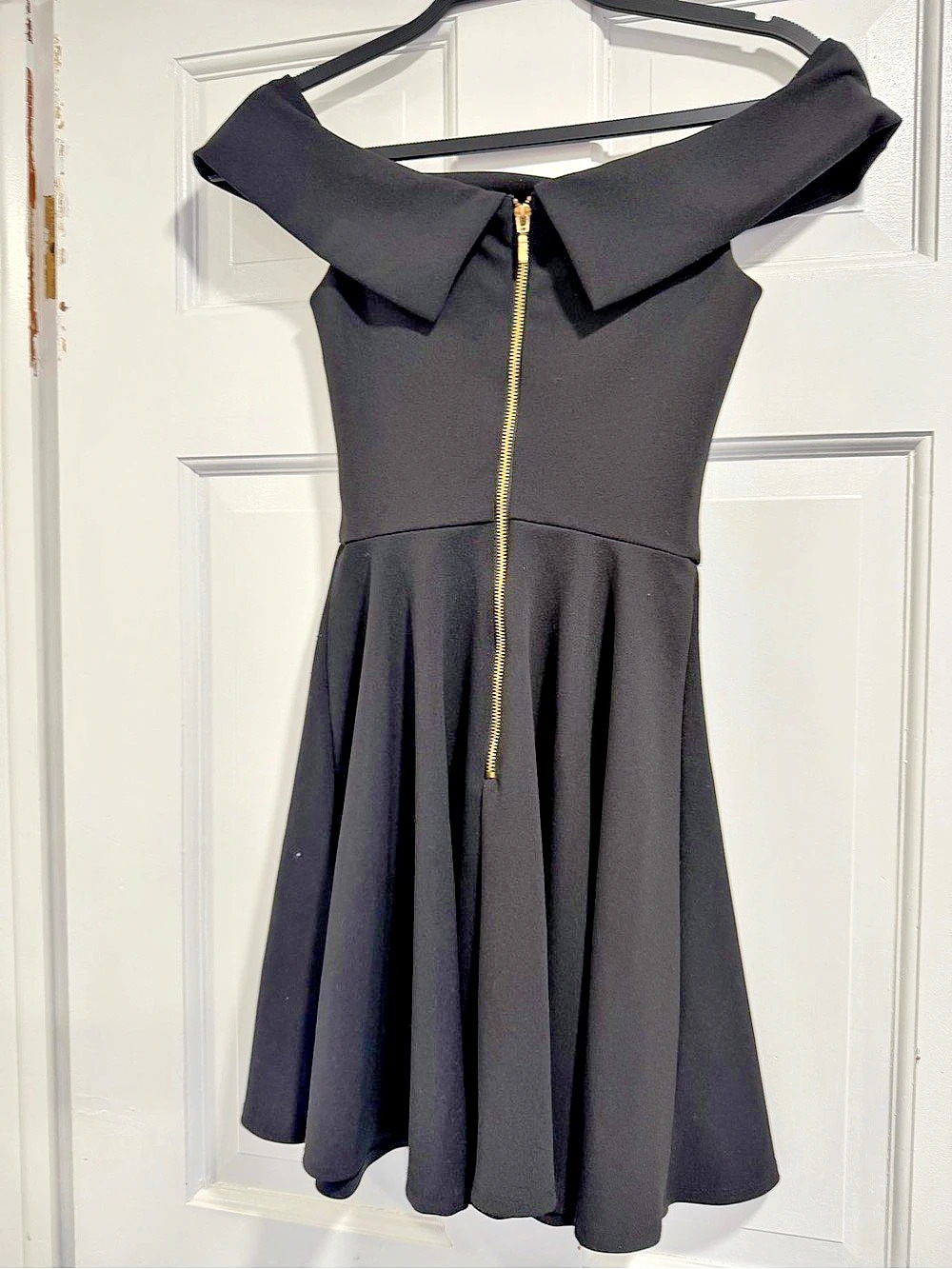 B. Darlin Off-The-Shoulder Scuba Crepe Skater Dress Black Like New